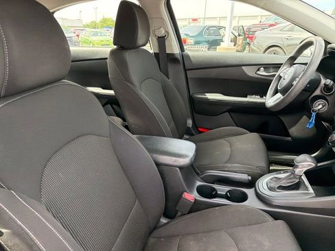 Used 2020 Kia Forte LXS FWD image 22