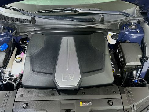 Used 2024 Kia EV6 Wind w/ Wind Technology Package RWD image 33