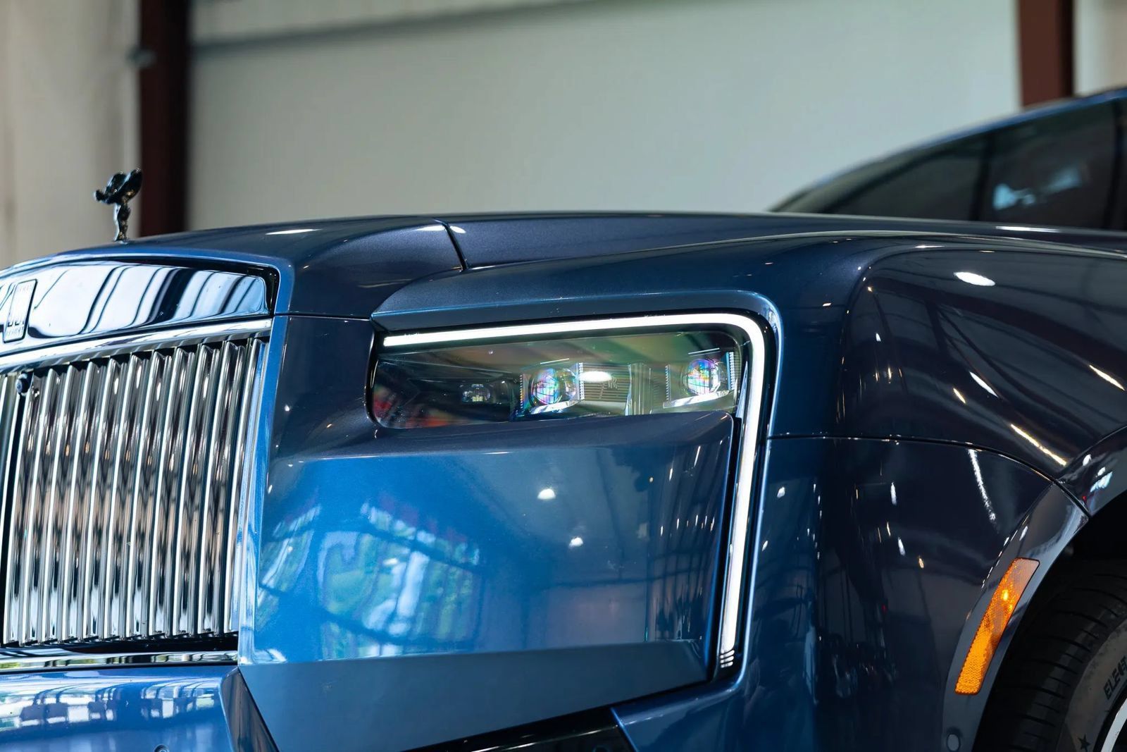Used 2025 Rolls-Royce Cullinan Black Badge AWD/4WD image 25