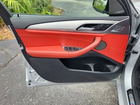 Used 2018 BMW X3 M40i image 9