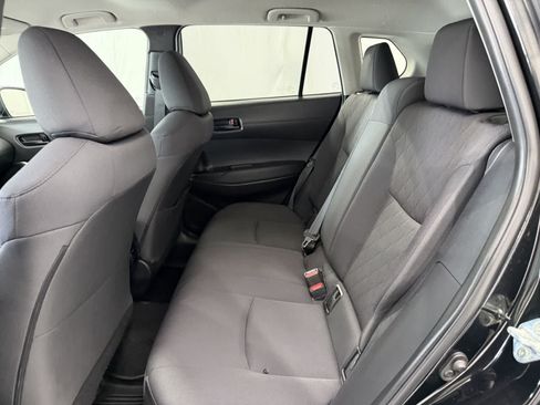 Used 2022 Toyota Corolla Cross LE AWD/4WD image 11