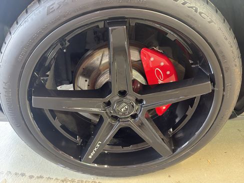 Used 2014 Dodge Challenger SXT RWD image 34