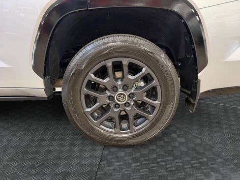 Used 2024 Toyota Sequoia Platinum image 15