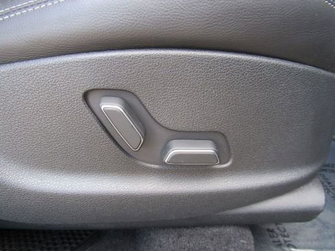 Used 2022 Genesis GV70 2.5T w/ Select Package image 23