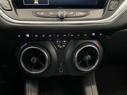 Used 2023 Chevrolet Blazer LT image 25