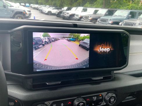 Certified 2025 Jeep Wrangler Sport AWD/4WD image 24