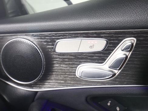 Used 2022 Mercedes-Benz GLC 300 4MATIC image 21