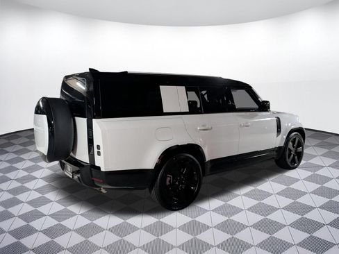 New 2026 Land Rover Defender 130 X-Dynamic SE AWD/4WD image 5