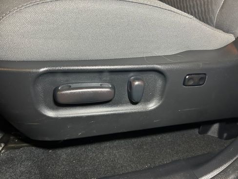 Used 2022 Toyota Tacoma SR5 AWD/4WD image 21