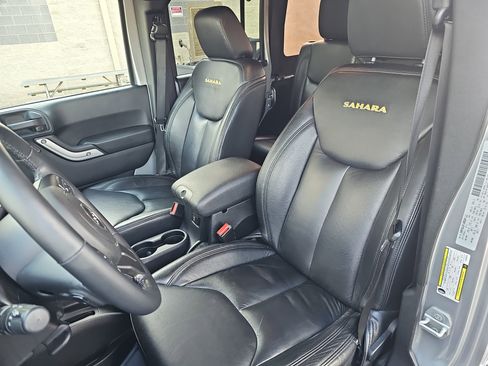 Used 2015 Jeep Wrangler Unlimited Sahara w/ Dual Top Group image 15