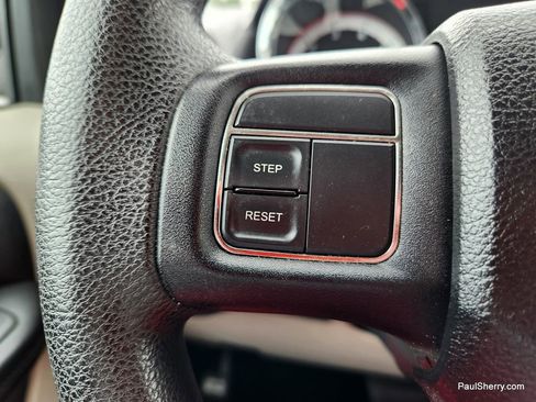 Used 2012 Dodge Grand Caravan SXT image 42