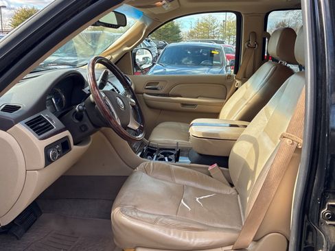 Used 2009 Cadillac Escalade AWD image 17