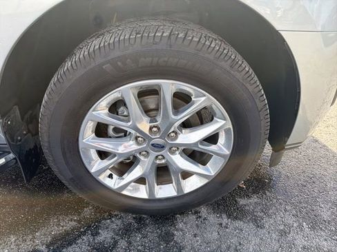 Used 2020 Ford Expedition Max XLT w/ Equipment Group 202A image 2