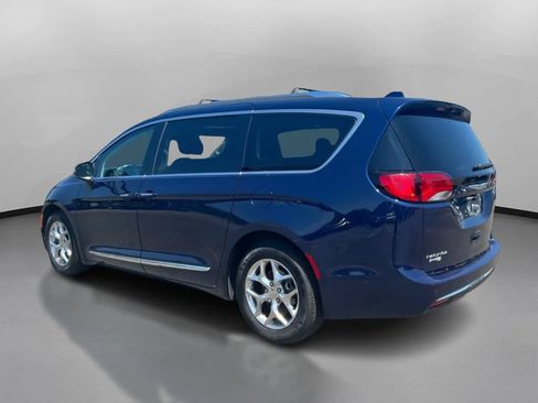 Used 2018 Chrysler Pacifica Limited w/ Advanced Safetytec Group FWD image 13