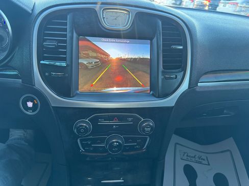 Used 2019 Chrysler 300 Limited image 14