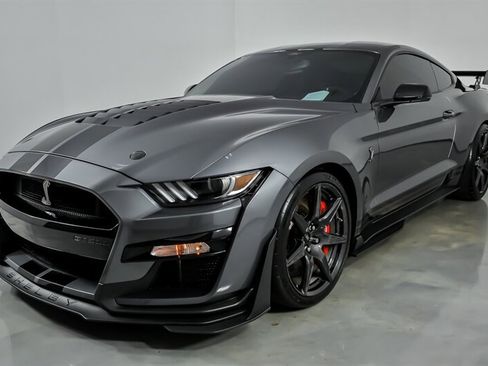 Used 2021 Ford Mustang Shelby GT500 w/ Carbon Fiber Track Pack RWD image 6