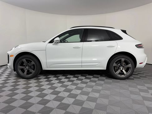 Certified 2026 Porsche Macan AWD/4WD image 2