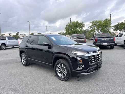 Used 2025 Chevrolet Equinox LT FWD image 1