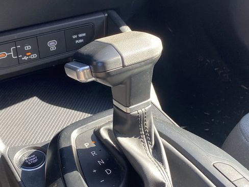 Used 2025 Kia K4 LXS image 12