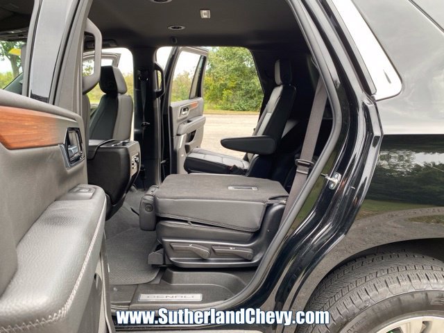 Used 2025 GMC Yukon Denali AWD/4WD image 41