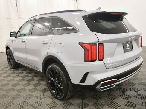 Certified 2023 Kia Sorento SX image 5