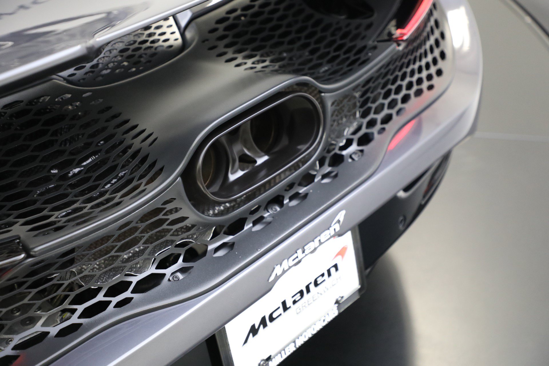 Used 2024 McLaren 750S Spider RWD image 38
