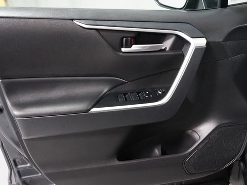 Certified 2025 Toyota RAV4 XLE FWD image 30