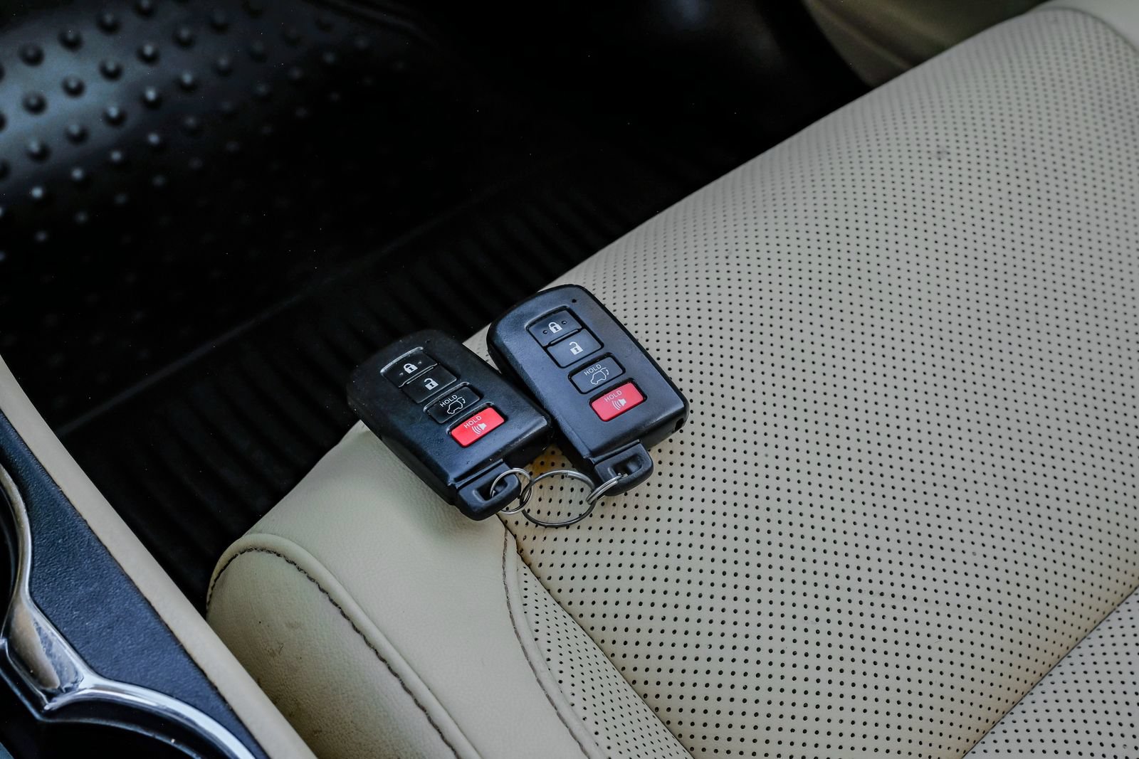 Used 2016 Toyota Highlander Limited w/ Driver Technology Package FWD image 60