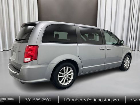 Used 2019 Dodge Grand Caravan SE FWD image 5