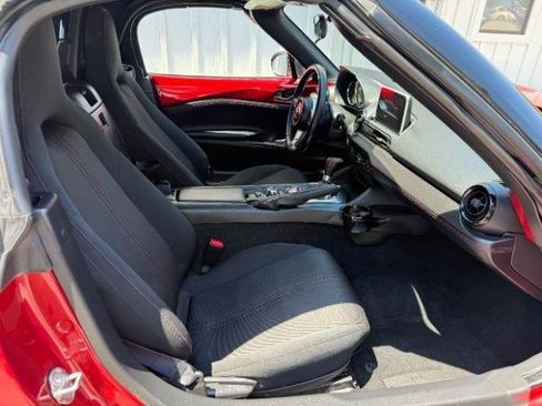 Used 2016 MAZDA MX-5 Miata Club RWD image 7