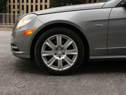 Used 2012 Mercedes-Benz E 350 4MATIC Sedan image 11