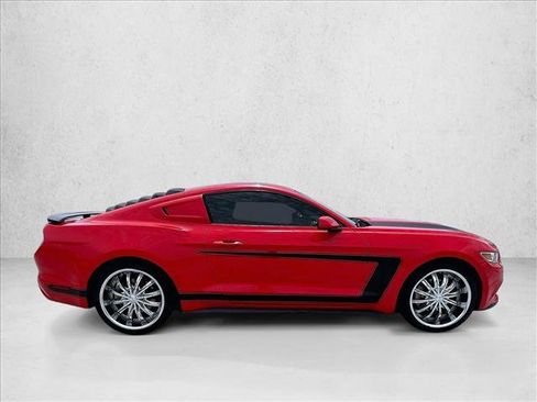 Used 2017 Ford Mustang Coupe RWD image 5