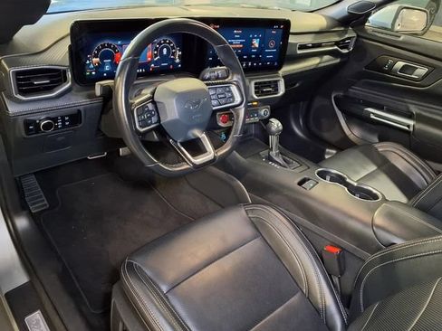 Used 2025 Ford Mustang Premium RWD image 4