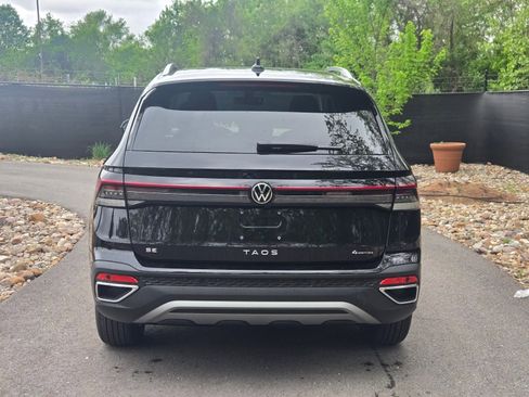 New 2026 Volkswagen Taos SE AWD/4WD image 4