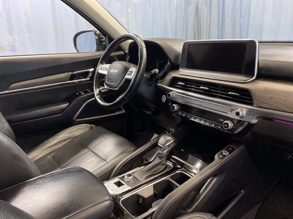 Used 2022 Kia Telluride SX w/ Nightfall Edition Package AWD/4WD image 41