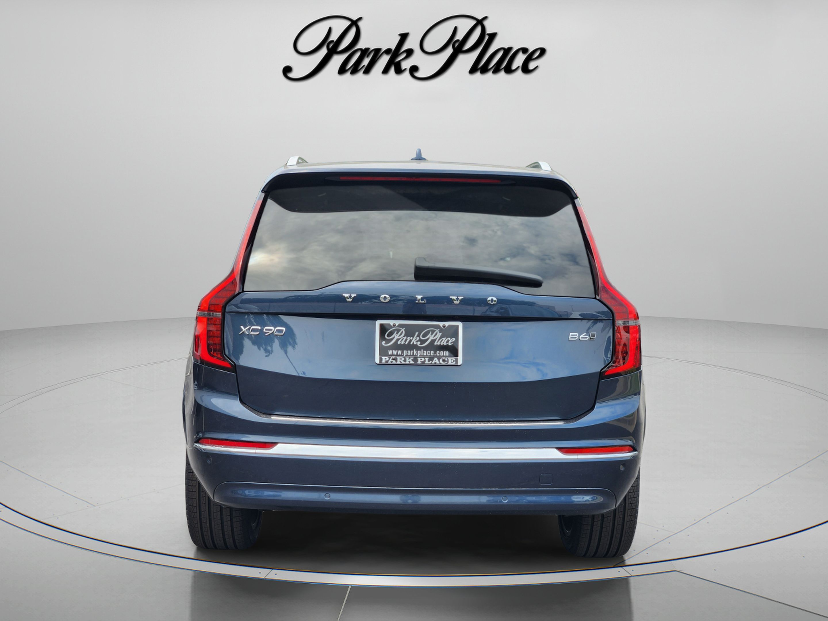 Used 2026 Volvo XC90 B6 Plus w/ Protection Package Premier AWD/4WD image 4