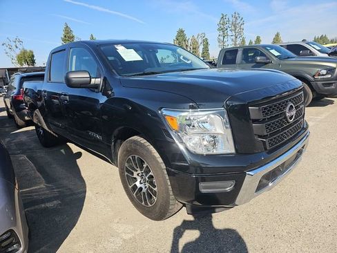 Used 2023 Nissan Titan SV image 2