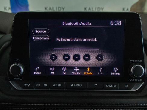 Used 2022 Nissan Rogue S image 8