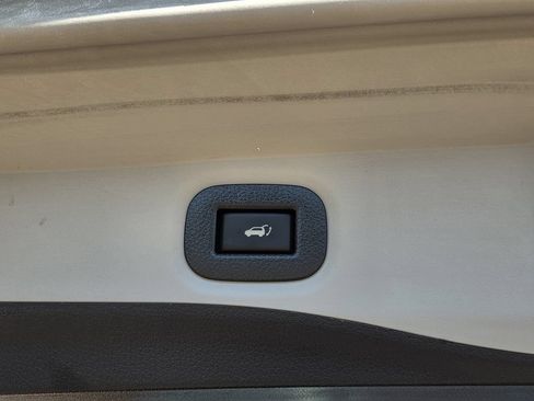 Used 2018 Nissan Rogue SV AWD/4WD image 27
