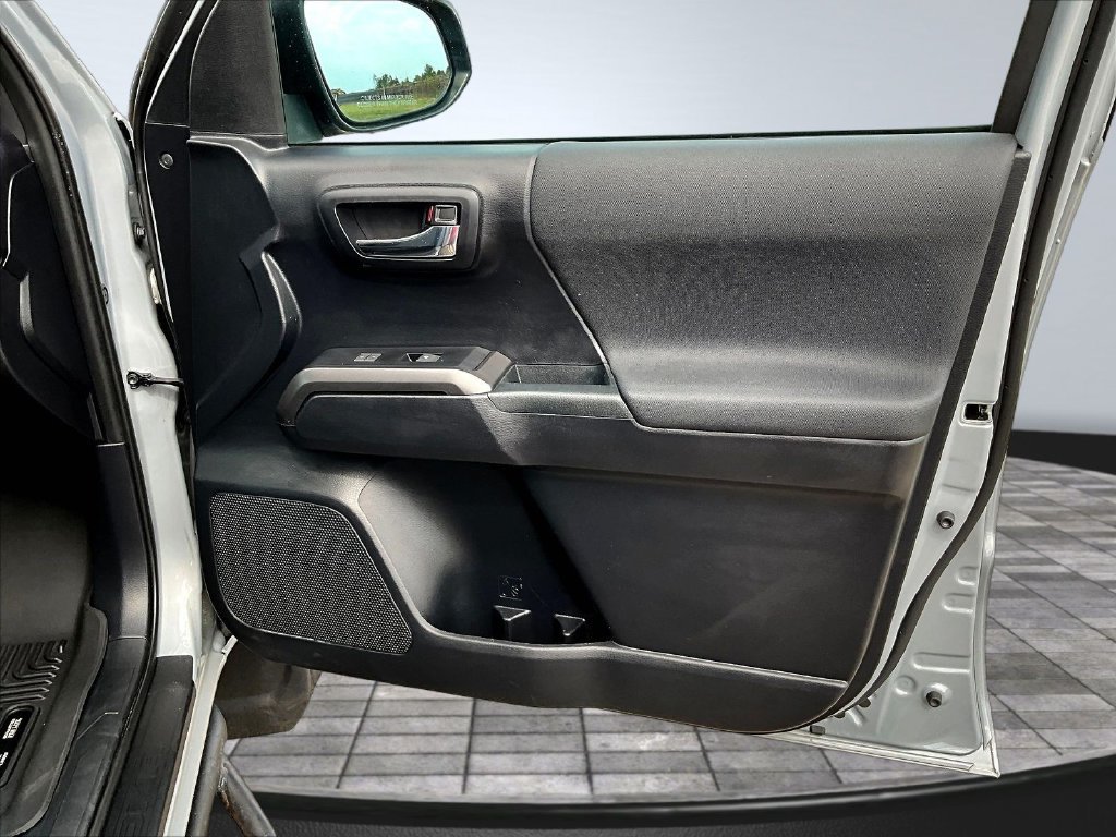 Used 2020 Toyota Tacoma 4x4 Double Cab image 31