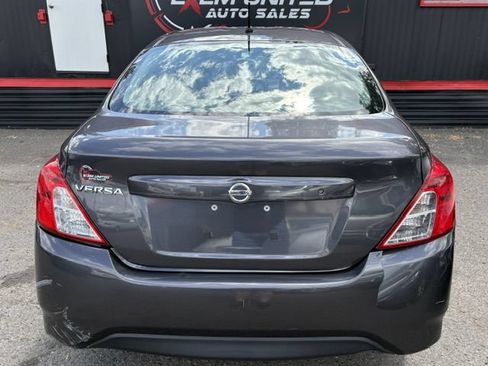 Used 2015 Nissan Versa S FWD image 9