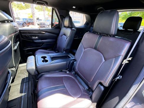 Used 2025 Honda Pilot Black Edition image 20