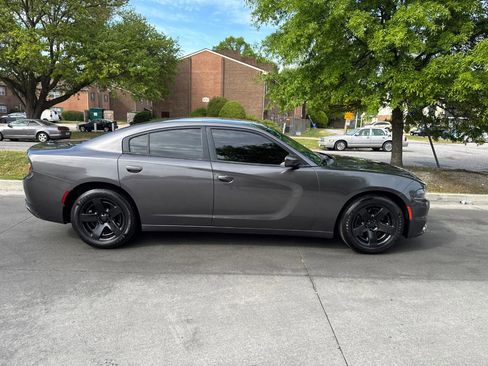 Used 2017 Dodge Charger Police w/ Street Appearance Group image 3