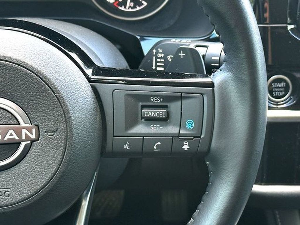 Used 2024 Nissan Pathfinder SL w/ SL Premium Package FWD image 25