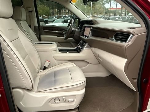 Used 2021 GMC Yukon XL Denali w/ Denali Premium Package image 22