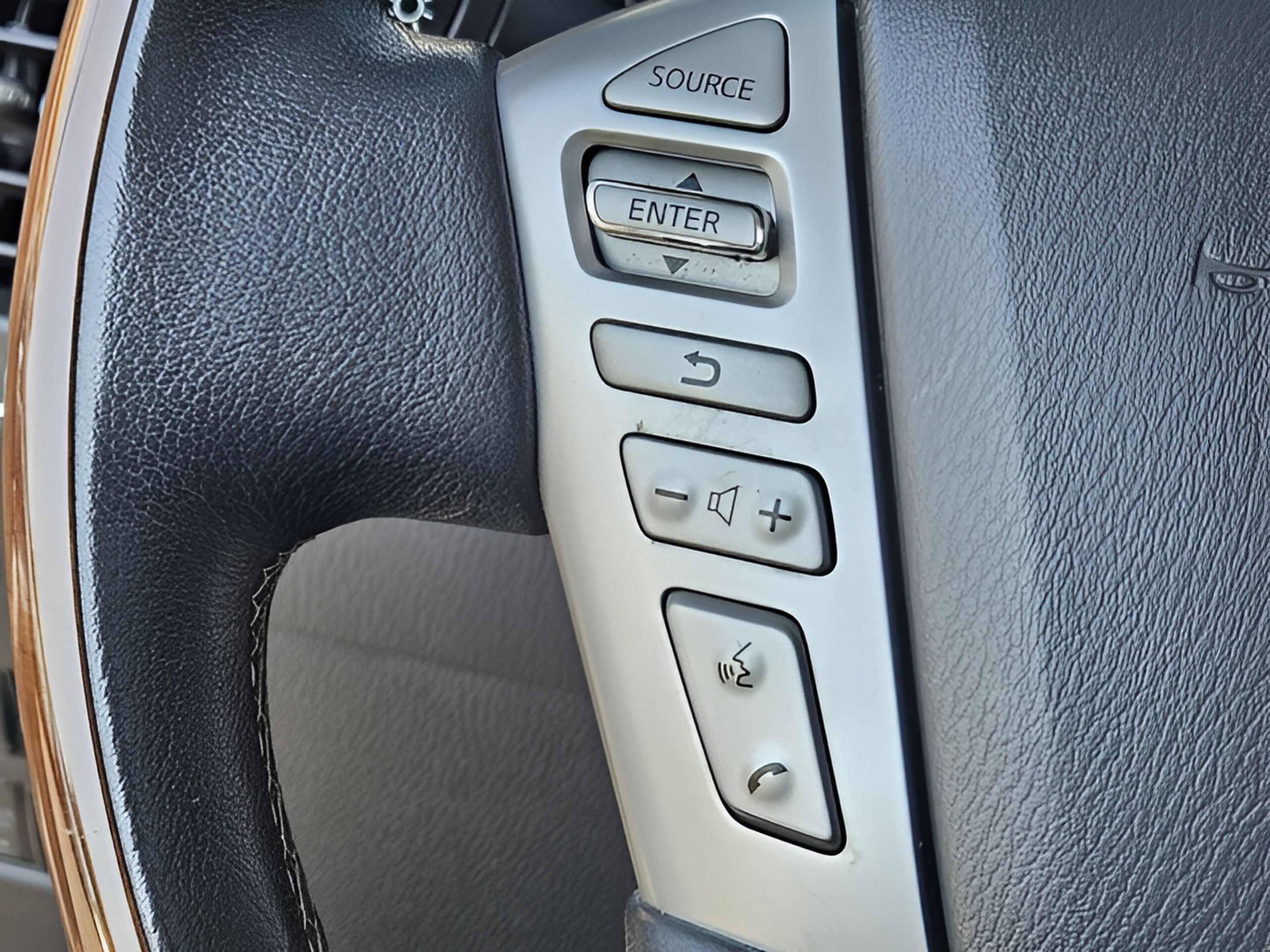Used 2019 INFINITI QX80 Luxe w/ All-Season Package RWD image 26