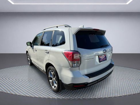 Used 2017 Subaru Forester 2.5i Touring AWD/4WD image 4