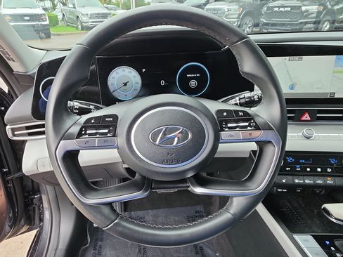 Used 2022 Hyundai Elantra Limited w/ Cargo Package FWD image 29