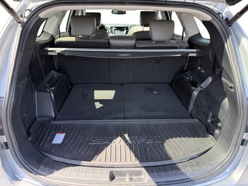 Used 2017 Hyundai Santa Fe FWD image 17