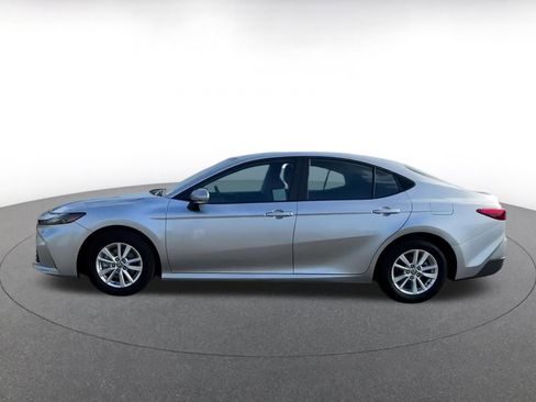 Used 2025 Toyota Camry LE image 10